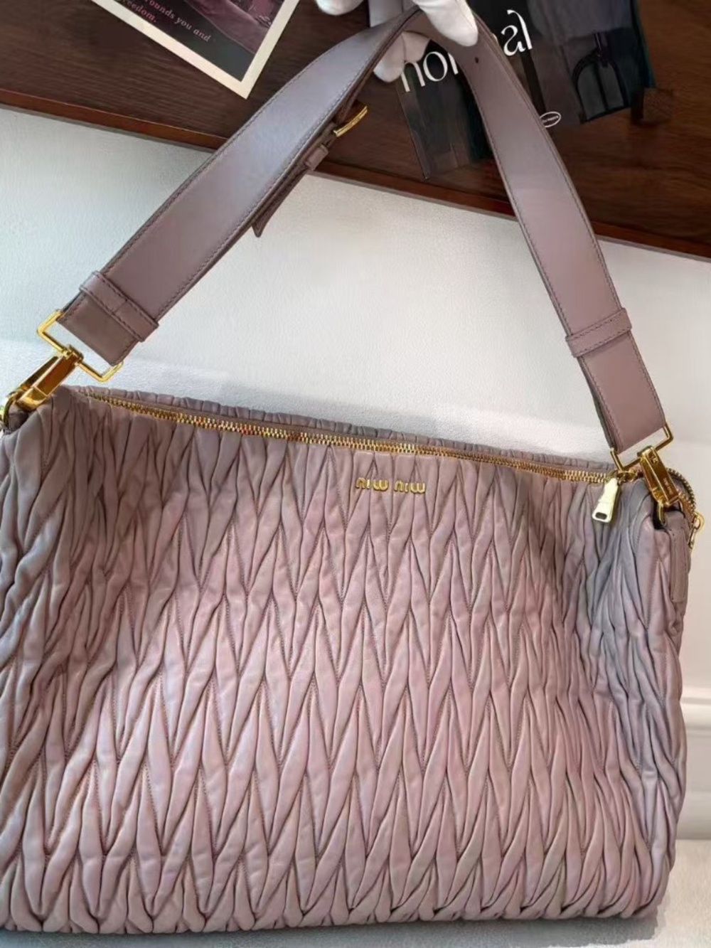 N16 Pre-owned Miu Miu Pink Sheepskin Crinkled Shoulder Bag Hobo 50cm